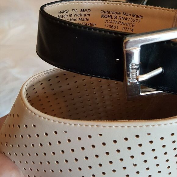 🌸💐🌺JUICY COUTURE MULTI-COLORED PLATFORMS - Picture 2 of 5